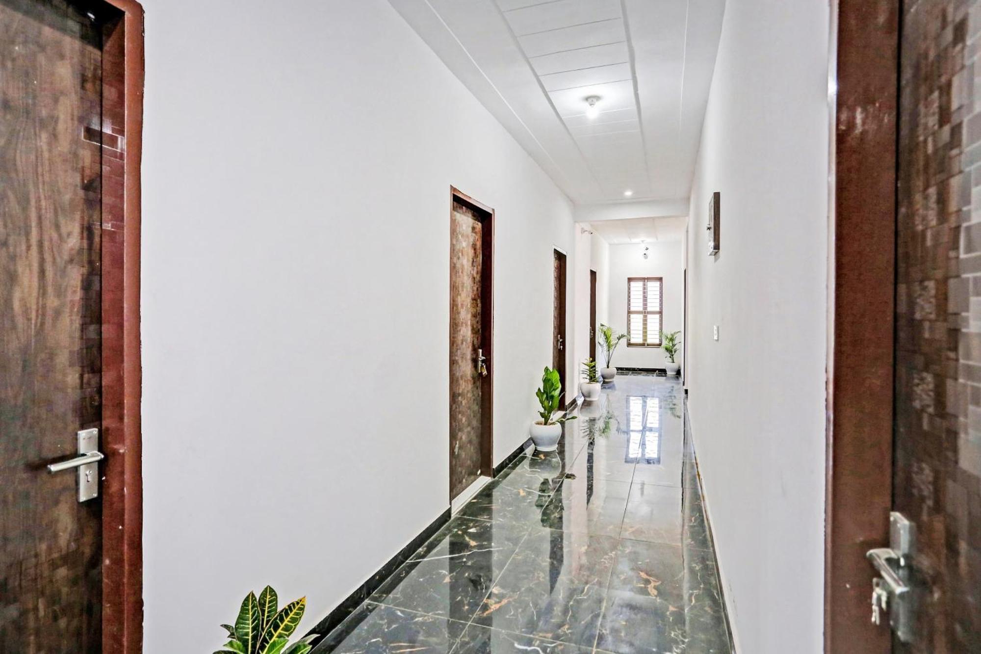 Hotel Collection O The Royal Fern Farrukhnagar Zewnętrze zdjęcie