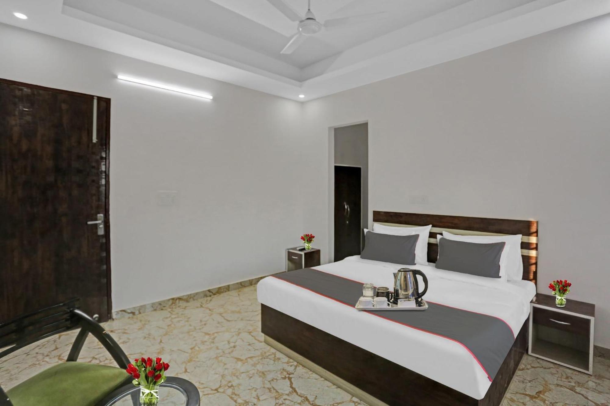 Hotel Collection O The Royal Fern Farrukhnagar Zewnętrze zdjęcie